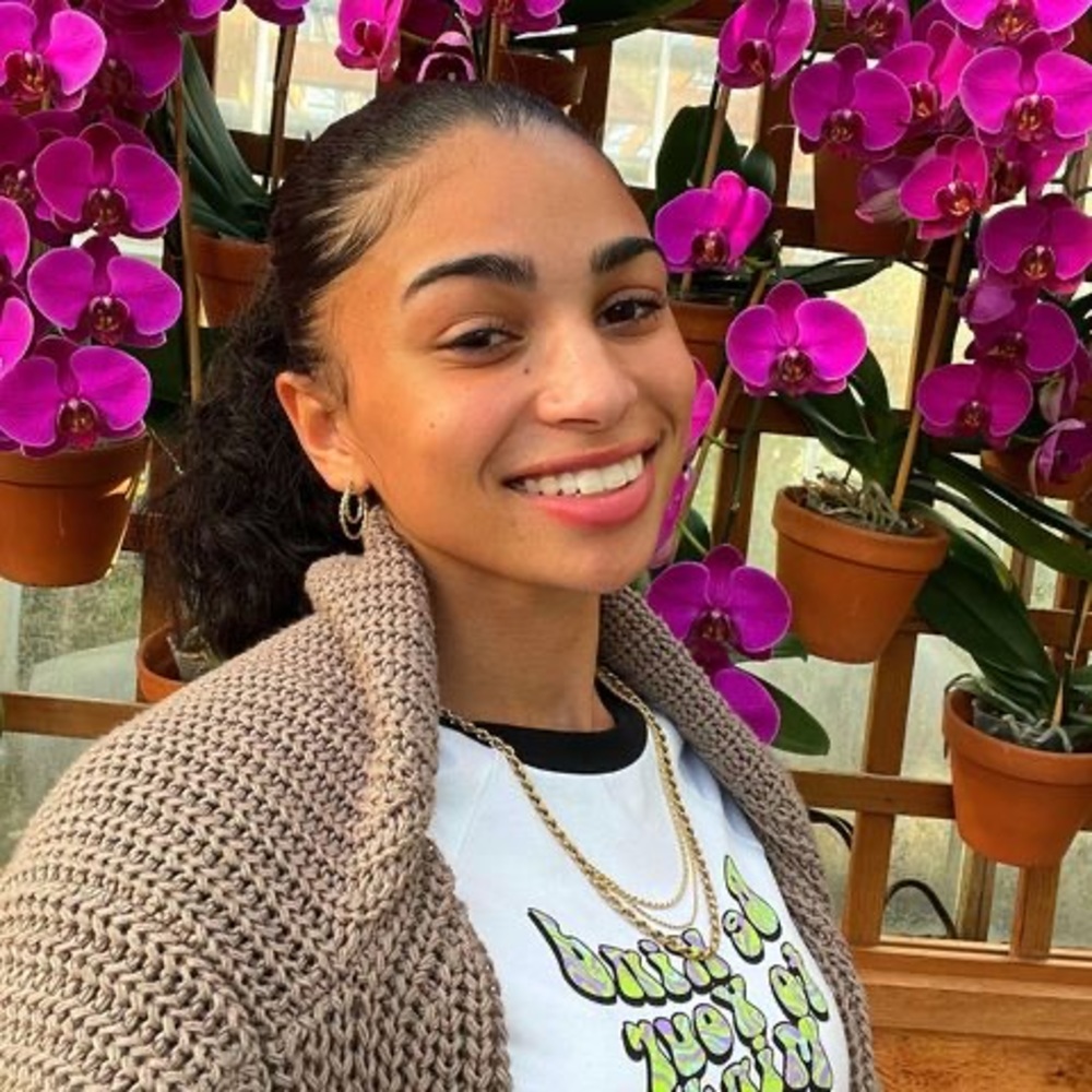 Meet your Posher, Kiya